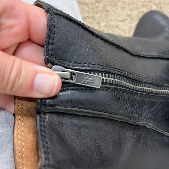 Frye Essa Seam Bootie Black Leather Western Almond Toe Ankle Zip Sz 6.5 - Picture 12 of 15